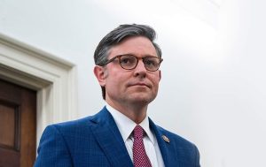Спікер Джонсон підготував окремі законопроєкти про фіндопомогу 