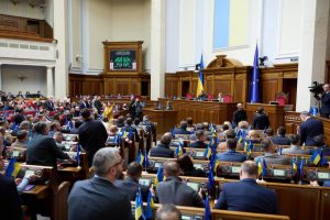 Гроші та подільники в обмін на скорочення терміну: Рада дозволила угоди зі слідством