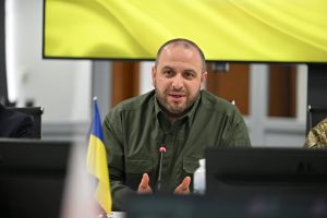 Зброя для України: Умєров поїде просити допомоги до ще однієї країни
