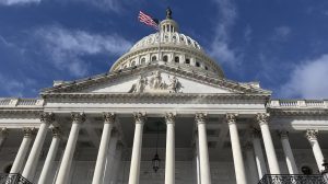 Сенатори США вимагають повної конфіскації $300 млрд РФ на користь України – Reuters