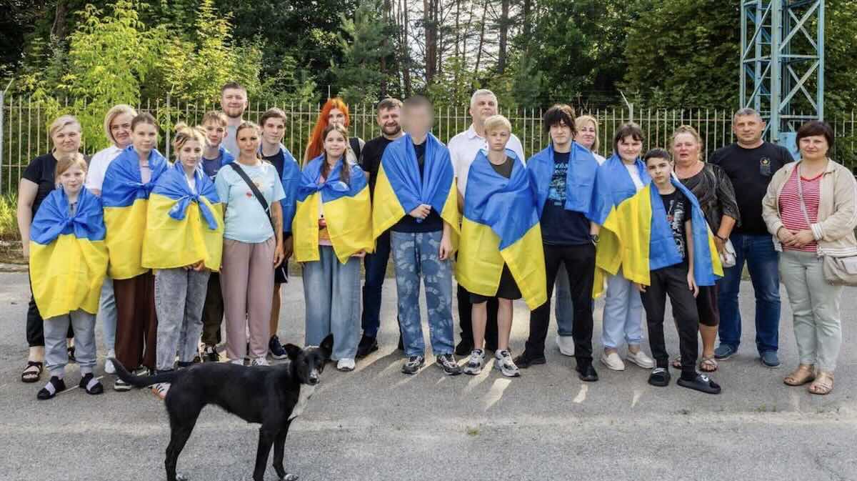 В Україну повернули п’ятьох дітей, вивезених з Харківщини / Фото: міського голови Лозової Сергія Зеленського